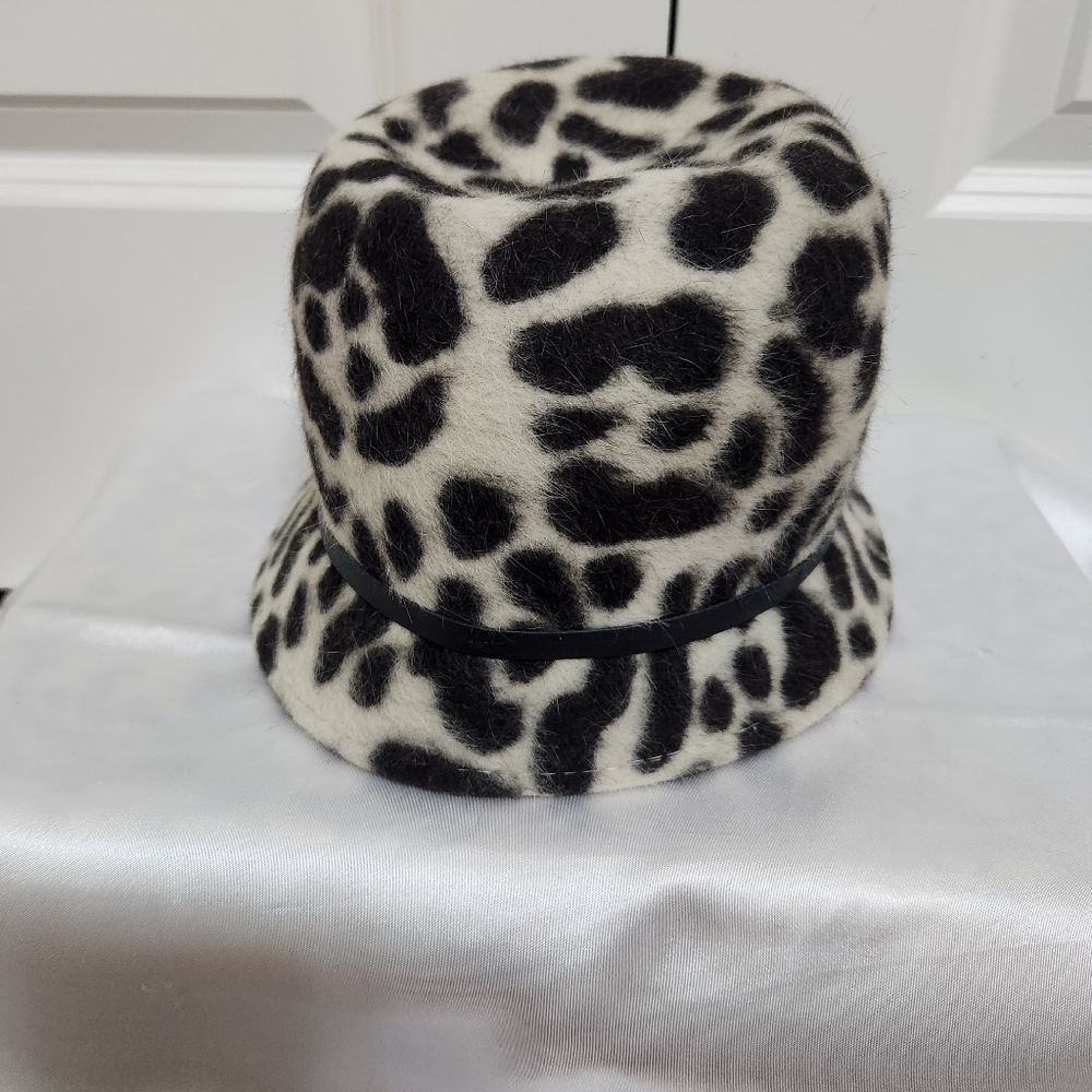 VINTAGE Lord & Taylor Leopard Print Women's Wool Hat Color: Brown/ Cream - Picture 3 of 7